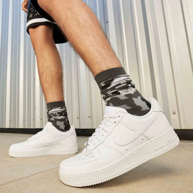 Nike Air Force 1 07 "Triple White"