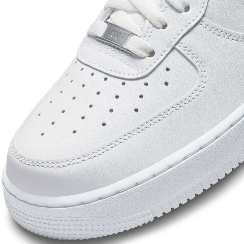 Nike Air Force 1 07 "Triple White"