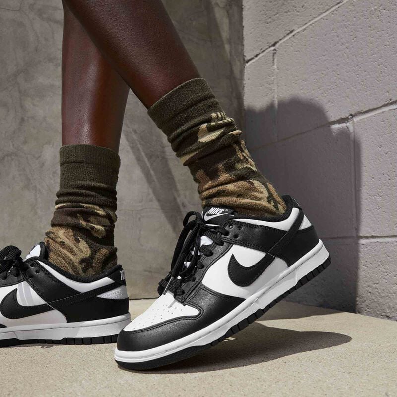 Nike Dunk Low "Panda"