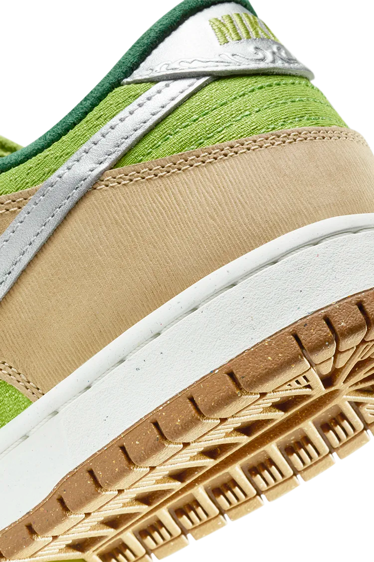 Nike SB Dunk Low Escargot