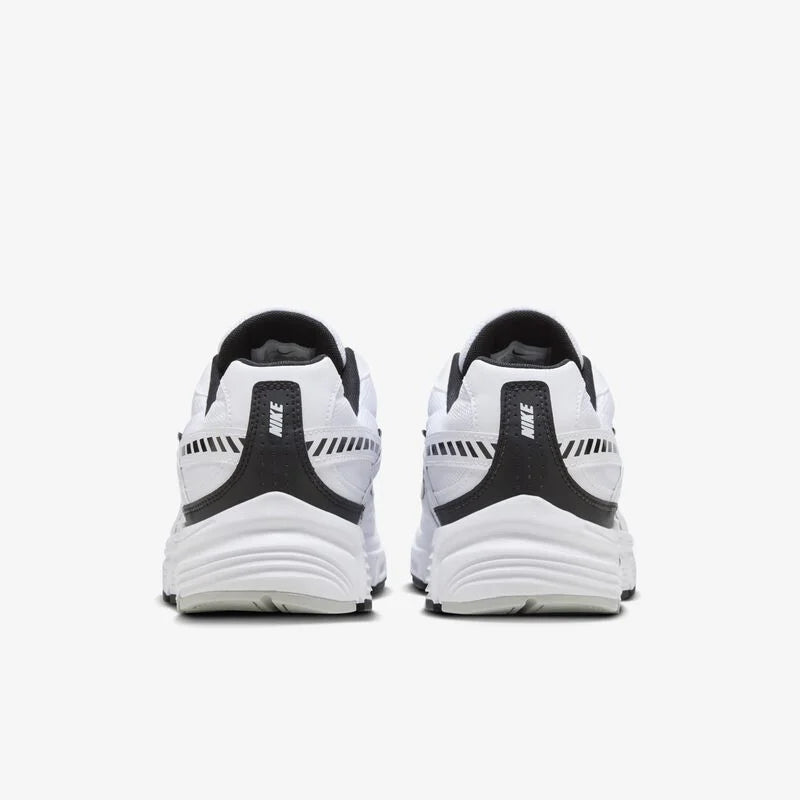 Nike Initiator