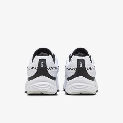 Nike Initiator
