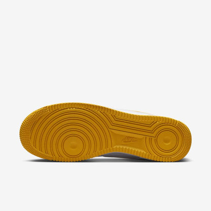 NIKE AIR FORCE 1 LOW "UNIVERSITY GOLD"