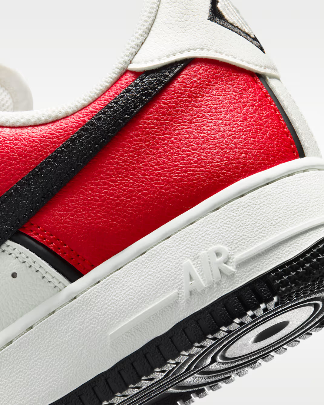 Nike Air Force 1 Low '07 LV8 University Red Sail Black
