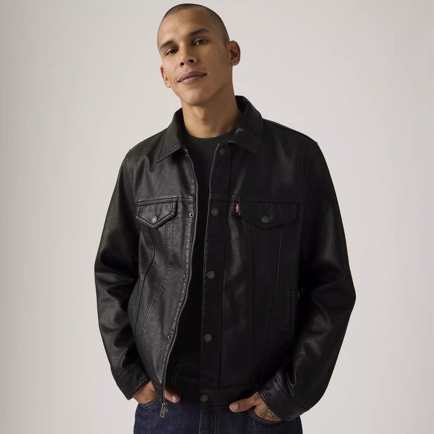 LEVIS  Faux Leather Trucker Jacket Black w Chambray Lining