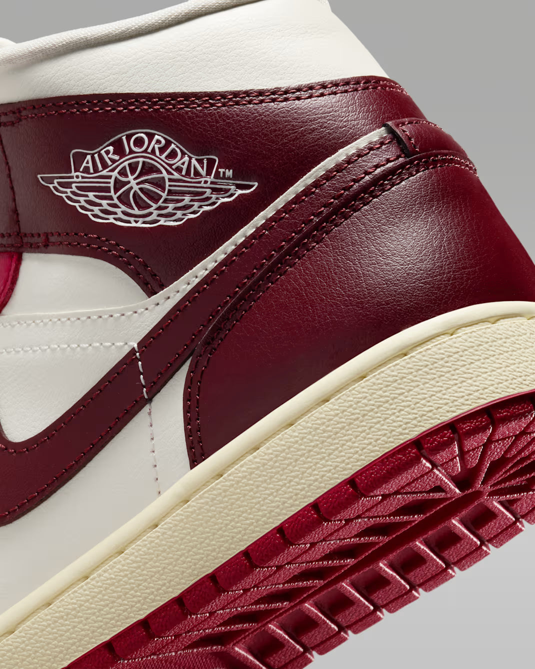AIR JORDAN 1 MID W "MISTIC HIBISCUS"
