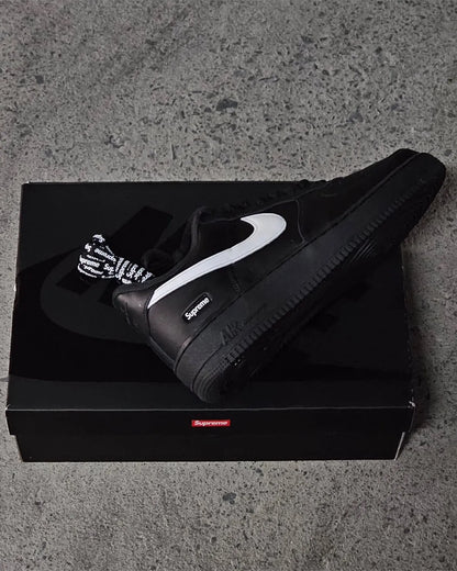 Nike AIR FORCE 1 X SUPREME (2025)