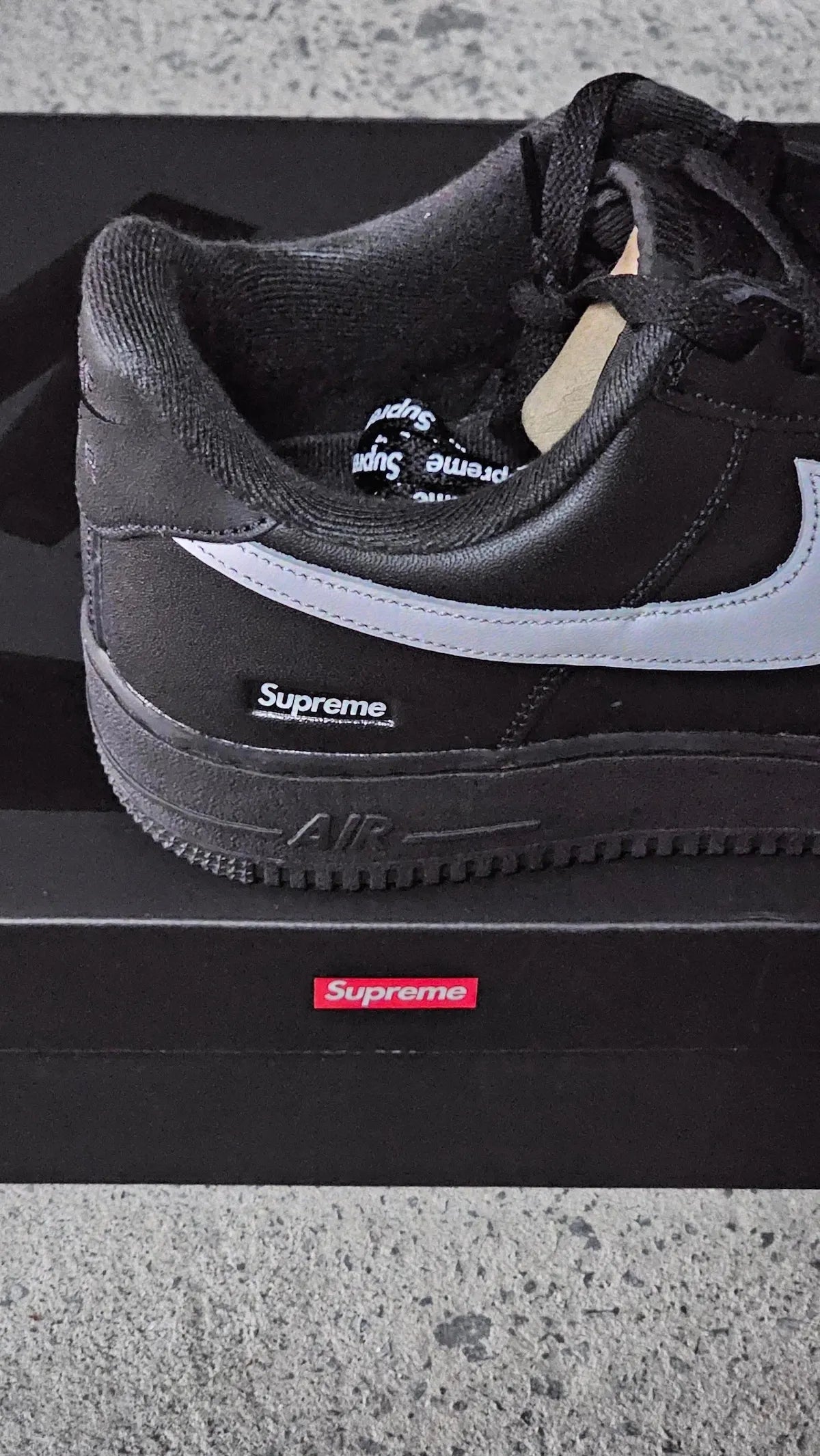 Nike AIR FORCE 1 X SUPREME (2025)