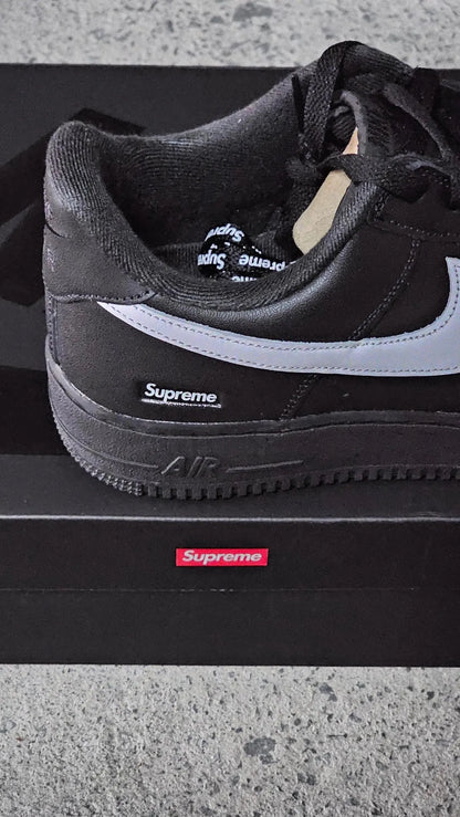 Nike AIR FORCE 1 X SUPREME (2025)