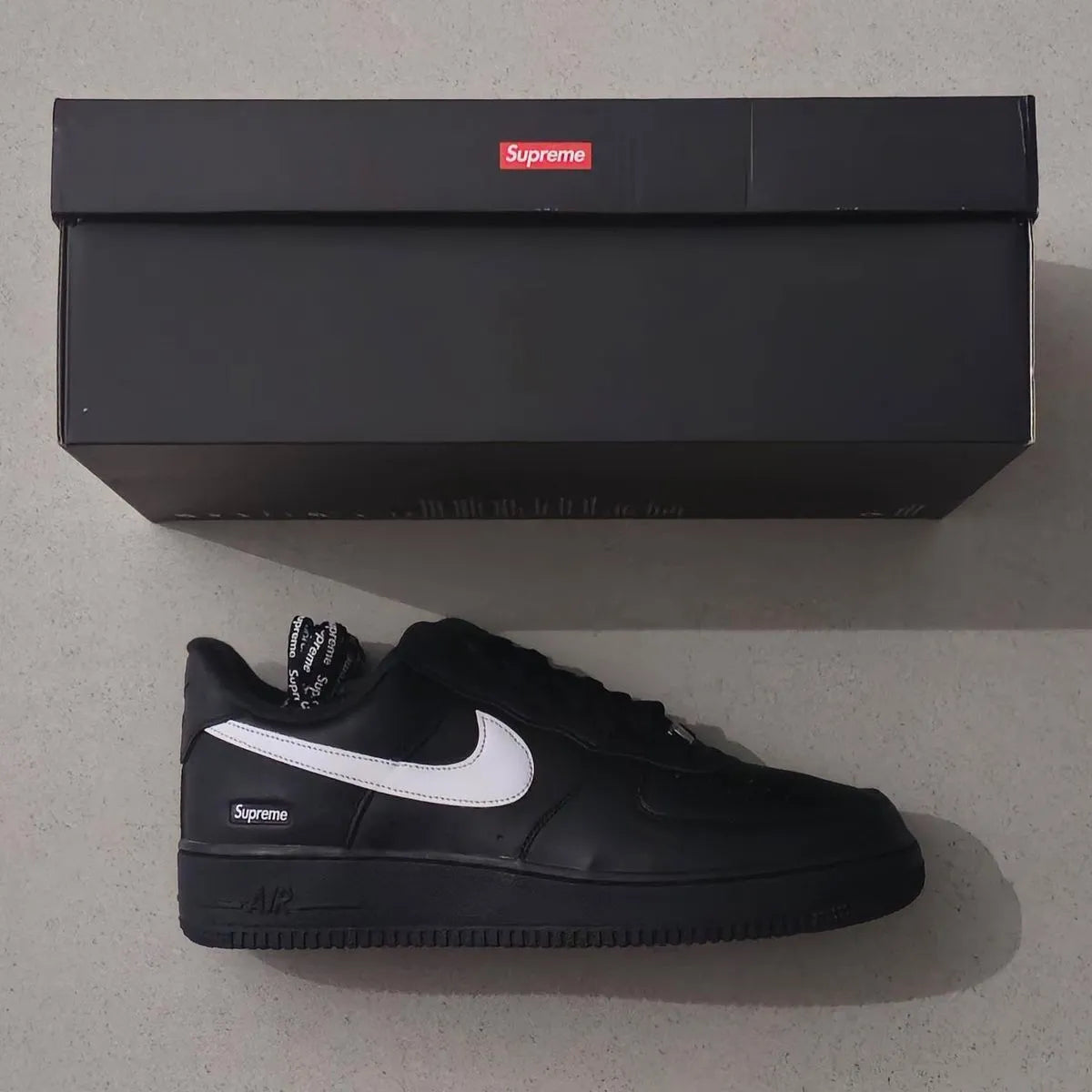 Nike AIR FORCE 1 X SUPREME (2025)