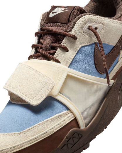 NIKE ZOOM FIELD JAXX "Travis Scott Milk Blue"